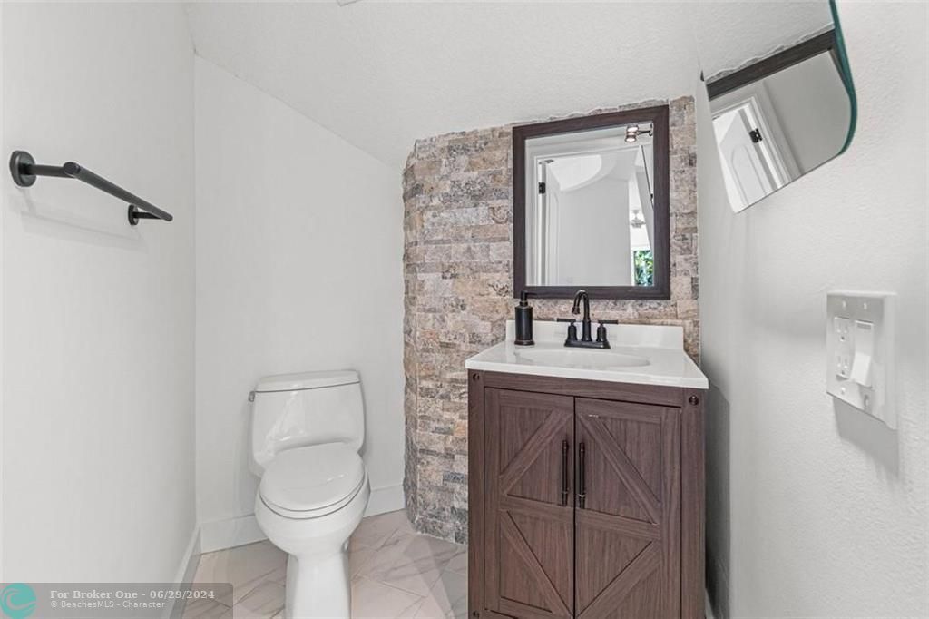 Active With Contract: $4,500 (4 beds, 2 baths, 1984 Square Feet)