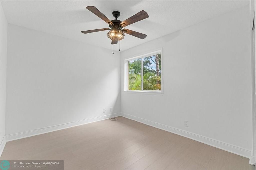 Active With Contract: $4,500 (4 beds, 2 baths, 1984 Square Feet)