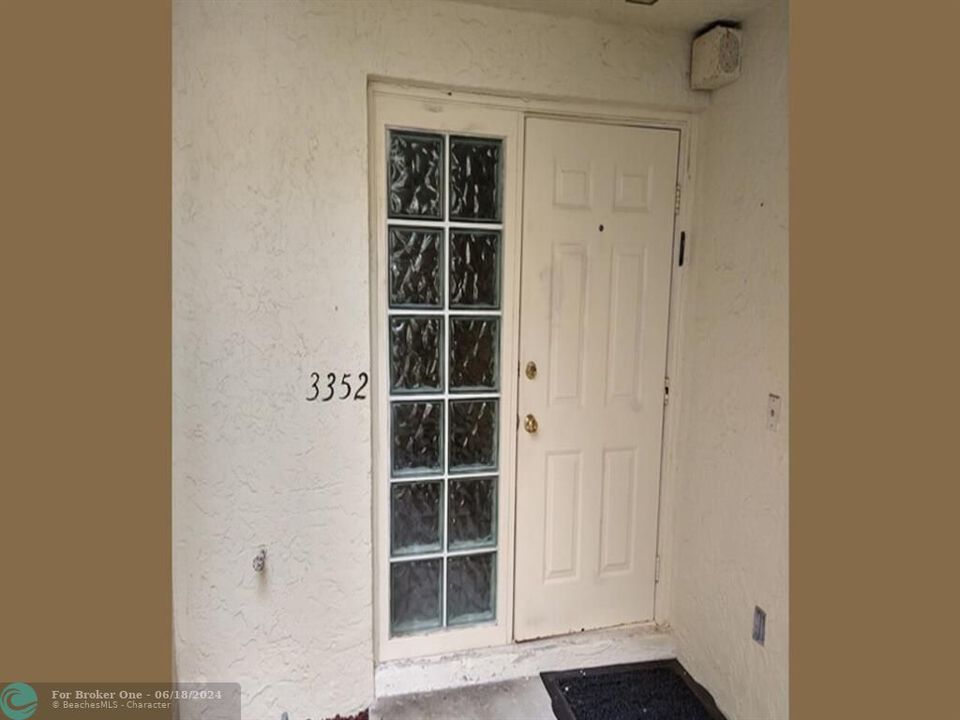 For Sale: $340,000 (2 beds, 2 baths, 1238 Square Feet)