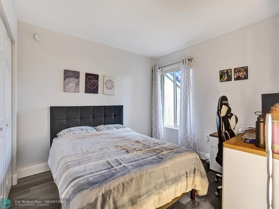 Active With Contract: $2,500 (2 beds, 2 baths, 1256 Square Feet)