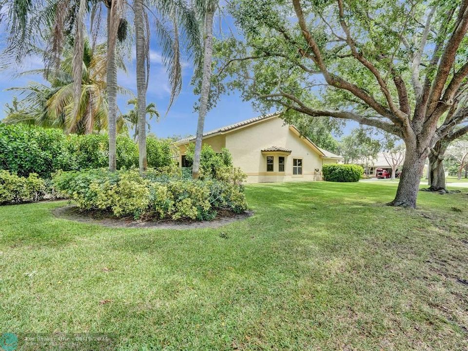 For Sale: $864,900 (4 beds, 2 baths, 2700 Square Feet)
