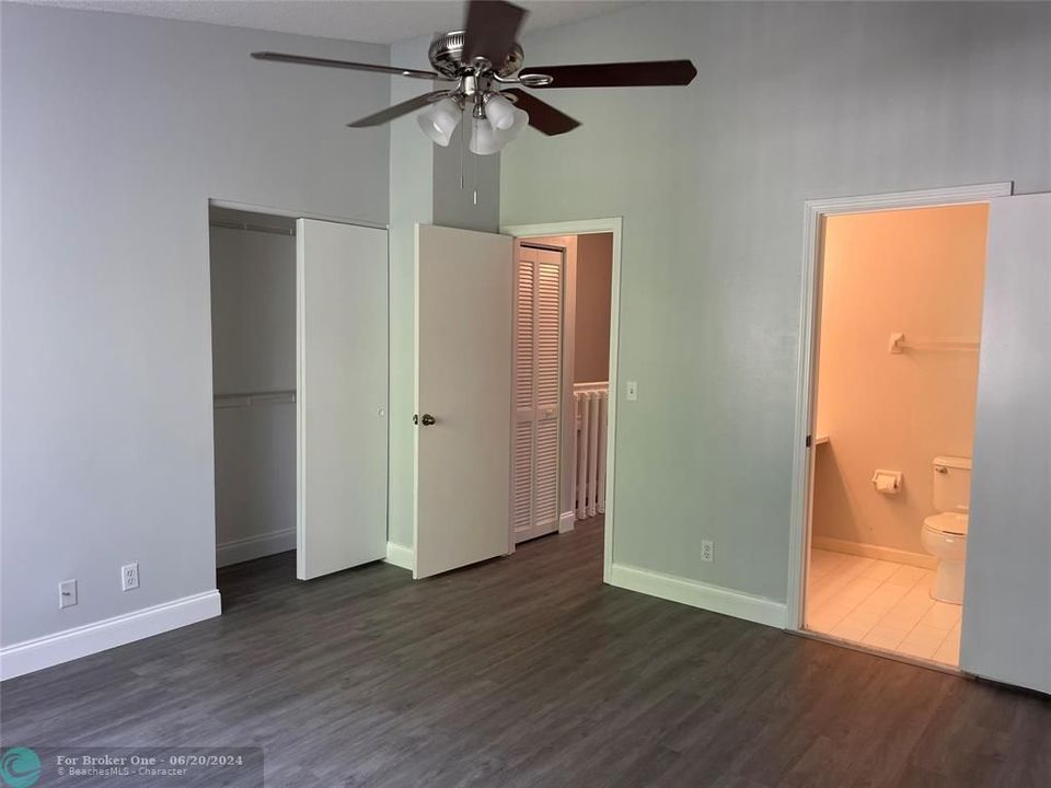 For Rent: $2,700 (2 beds, 2 baths, 1050 Square Feet)