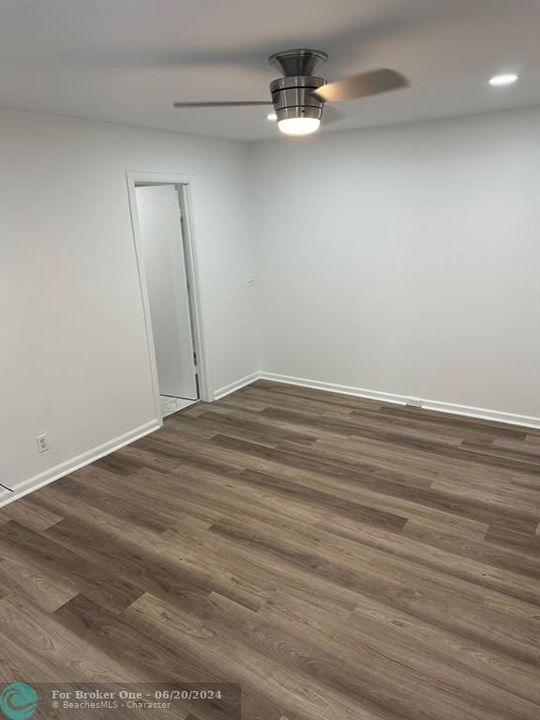 For Rent: $1,650 (1 beds, 1 baths, 703 Square Feet)