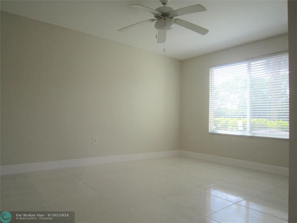 For Rent: $2,250 (2 beds, 2 baths, 1008 Square Feet)