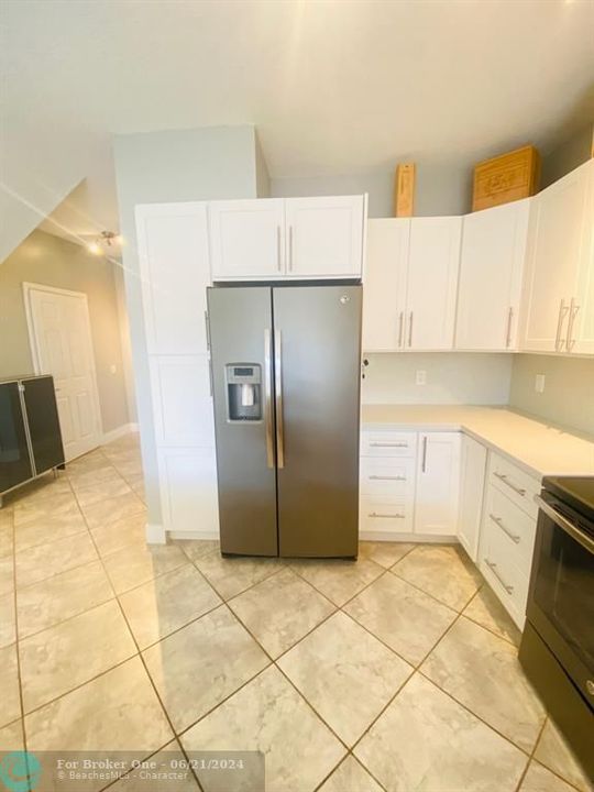 Recently Rented: $3,000 (3 beds, 2 baths, 1304 Square Feet)
