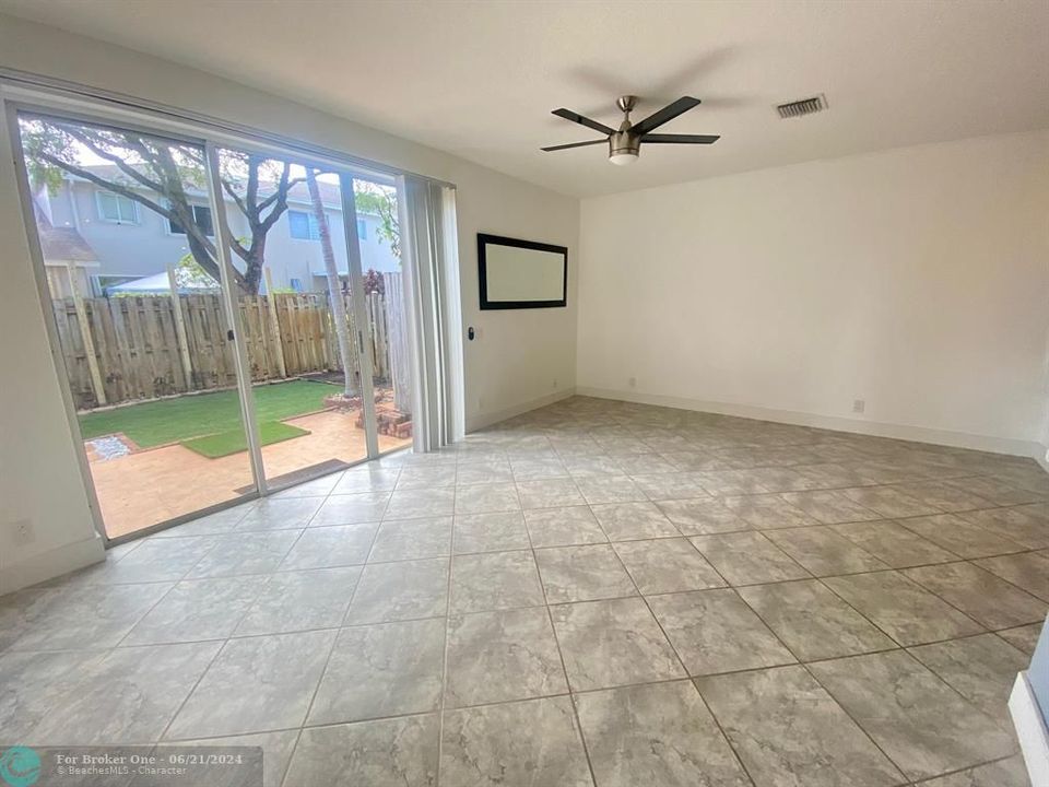 Recently Rented: $3,000 (3 beds, 2 baths, 1304 Square Feet)