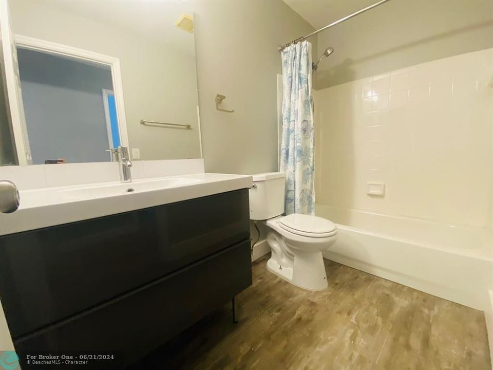 最近租的: $3,000 (3 贝兹, 2 浴室, 1304 平方英尺)