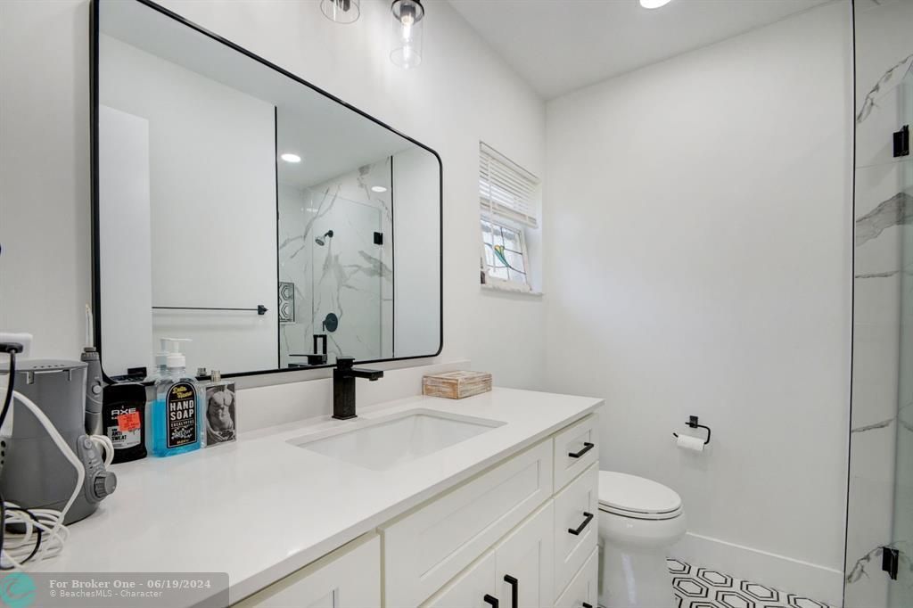 Active With Contract: $375,000 (2 beds, 2 baths, 1106 Square Feet)