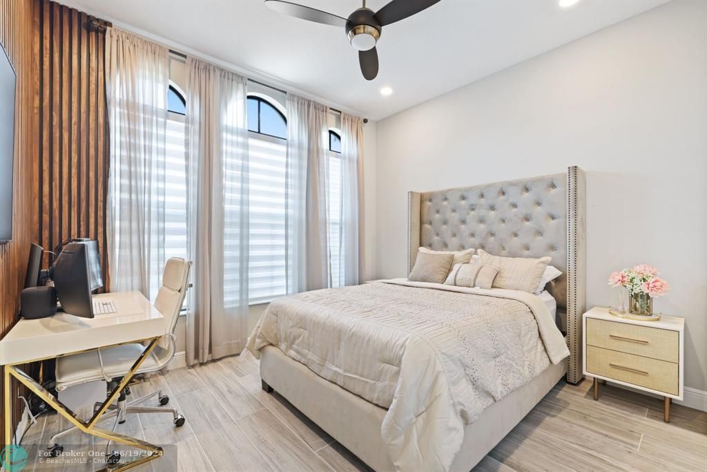 Active With Contract: $1,299,000 (4 beds, 3 baths, 2736 Square Feet)