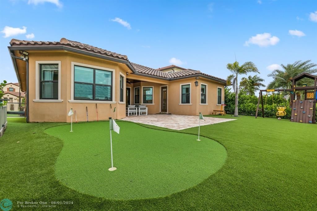 Active With Contract: $1,299,000 (4 beds, 3 baths, 2736 Square Feet)