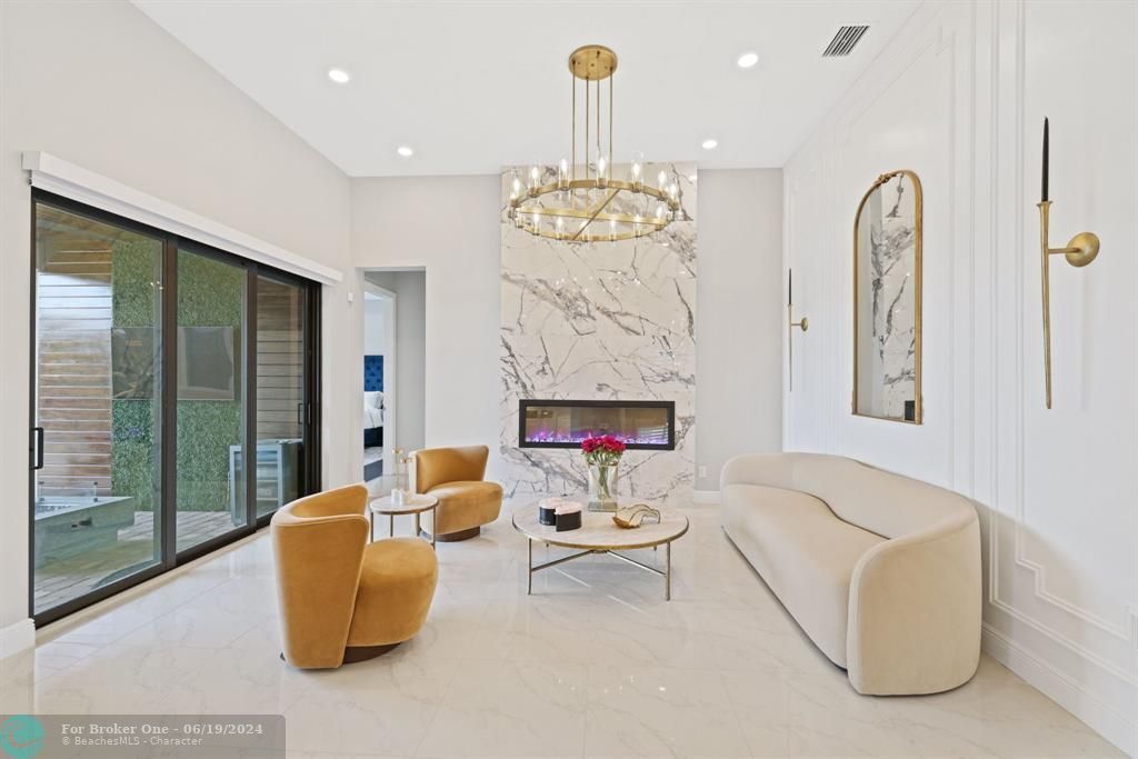 Active With Contract: $1,299,000 (4 beds, 3 baths, 2736 Square Feet)