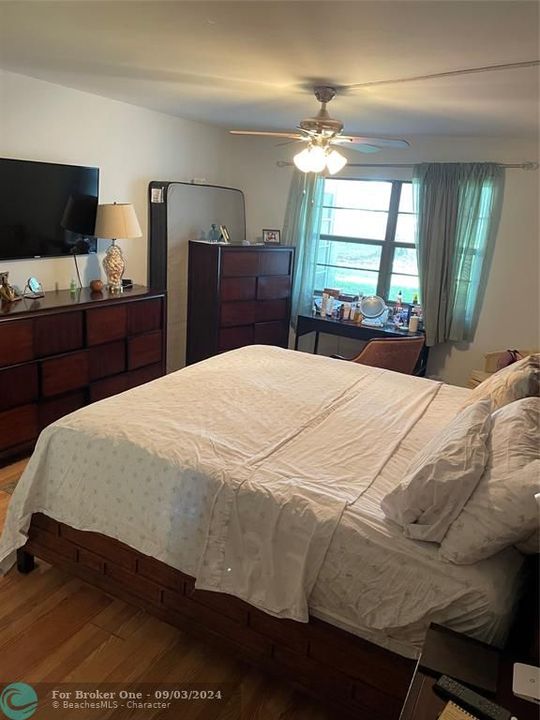 For Rent: $1,750 (1 beds, 1 baths, 741 Square Feet)