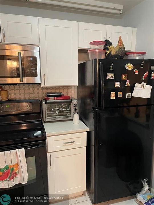 For Rent: $1,750 (1 beds, 1 baths, 741 Square Feet)