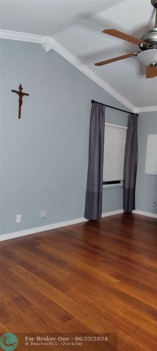 For Rent: $4,100 (3 beds, 2 baths, 1873 Square Feet)