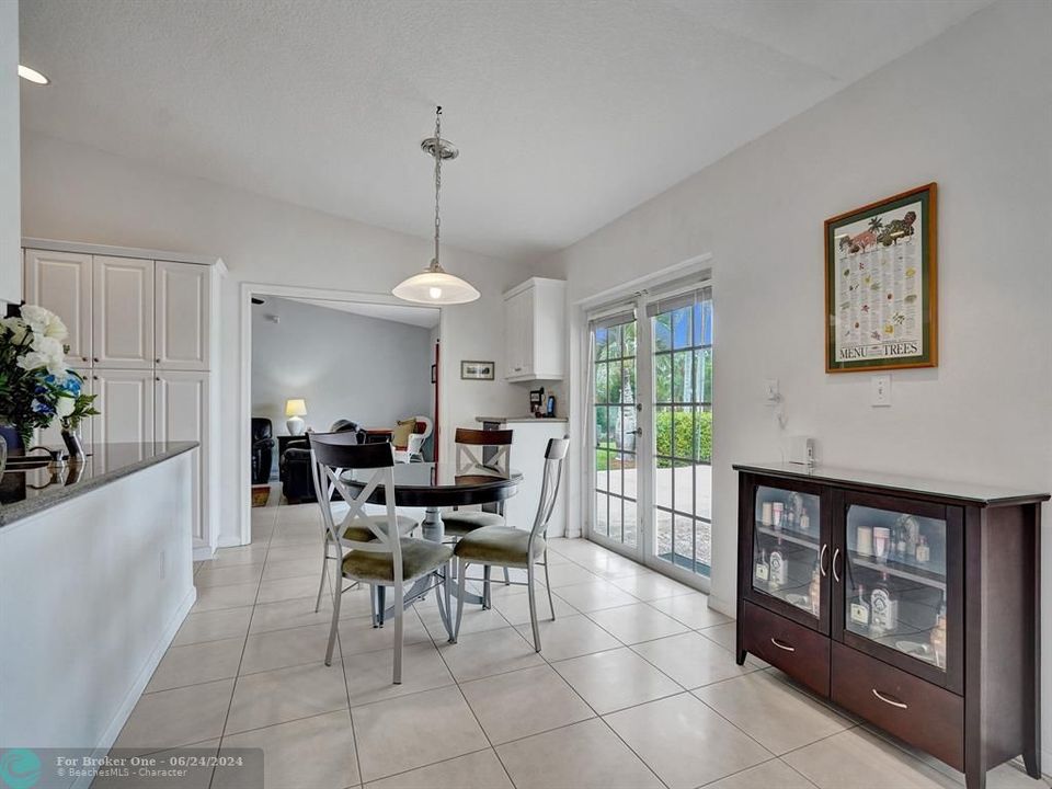 Recently Sold: $825,000 (3 beds, 2 baths, 2175 Square Feet)