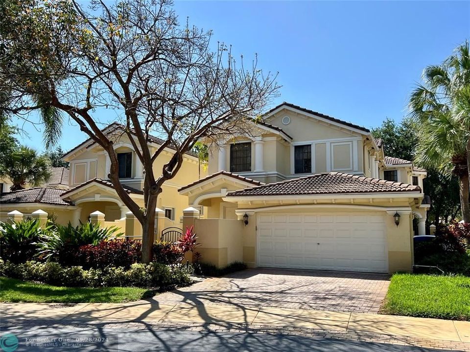 Active With Contract: $4,300 (4 beds, 2 baths, 2505 Square Feet)