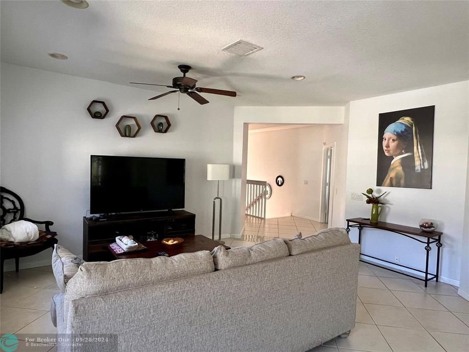 Active With Contract: $4,300 (4 beds, 2 baths, 2505 Square Feet)