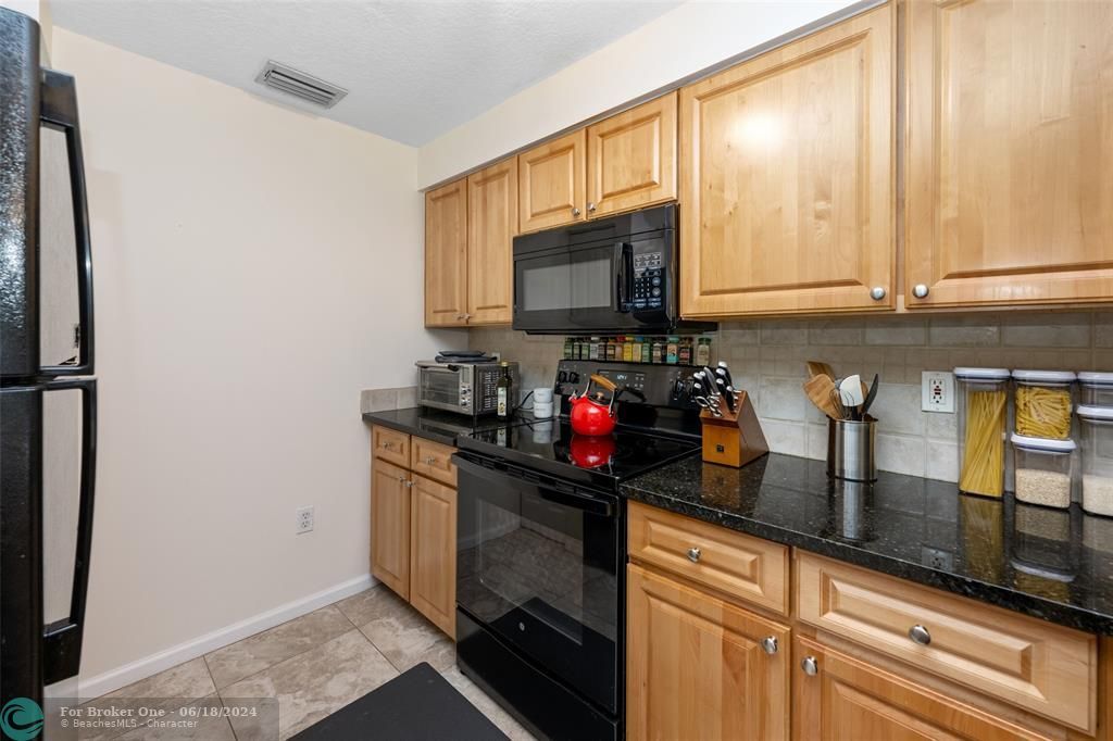 For Rent: $3,200 (3 beds, 2 baths, 1454 Square Feet)