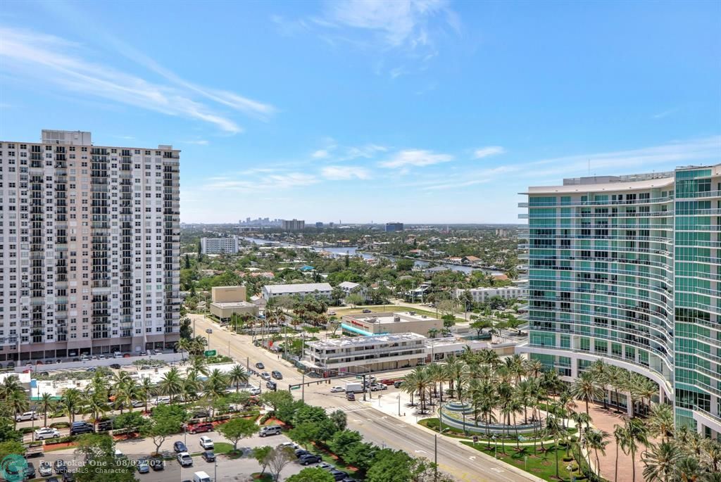 For Sale: $999,000 (2 beds, 2 baths, 1900 Square Feet)