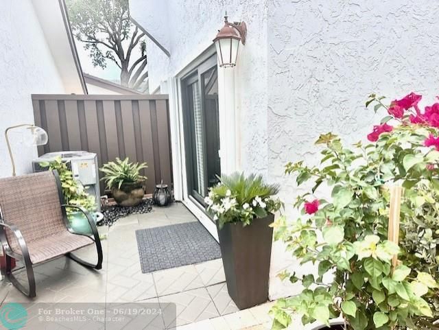 For Rent: $4,664 (3 beds, 2 baths, 1720 Square Feet)