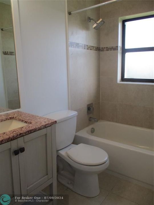 For Sale: $229,000 (2 beds, 2 baths, 800 Square Feet)