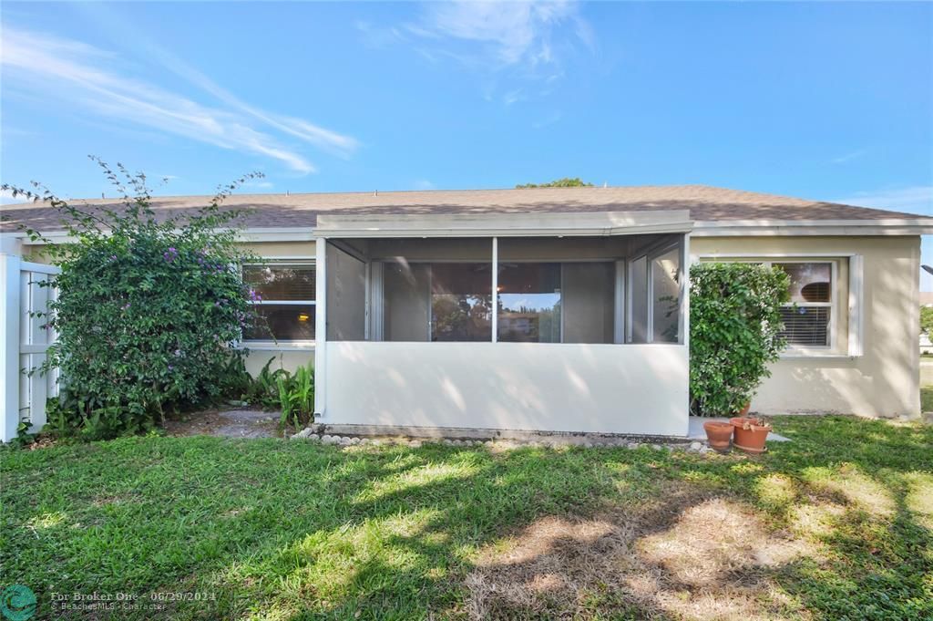 For Sale: $329,999 (3 beds, 2 baths, 1371 Square Feet)