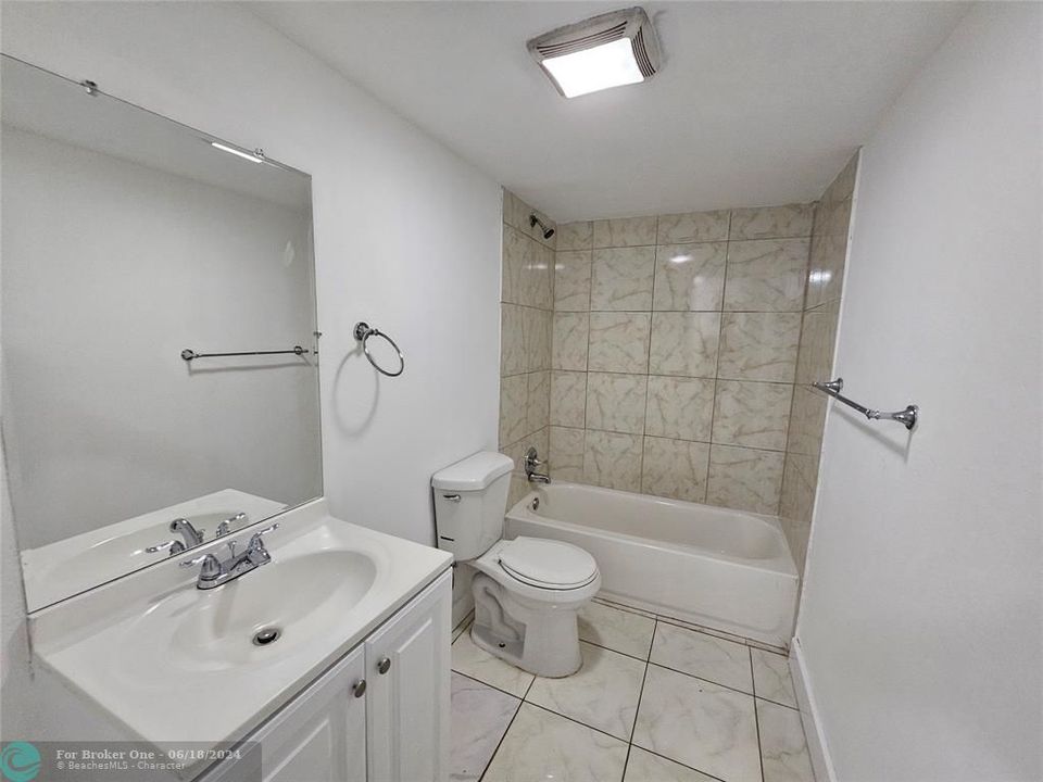 For Sale: $154,000 (2 beds, 2 baths, 959 Square Feet)