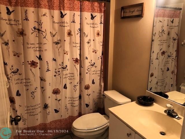 For Rent: $2,200 (3 beds, 2 baths, 1330 Square Feet)