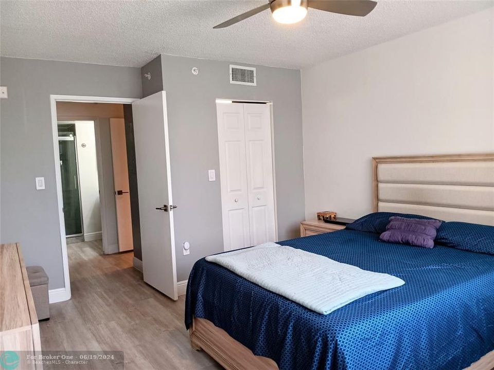 For Rent: $2,750 (2 beds, 2 baths, 960 Square Feet)