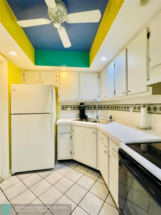 For Rent: $1,875 (1 beds, 1 baths, 750 Square Feet)