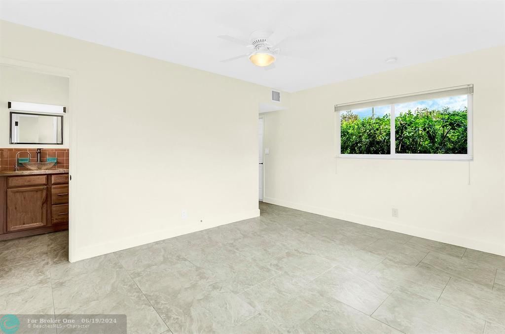 For Rent: $3,850 (2 beds, 2 baths, 1280 Square Feet)