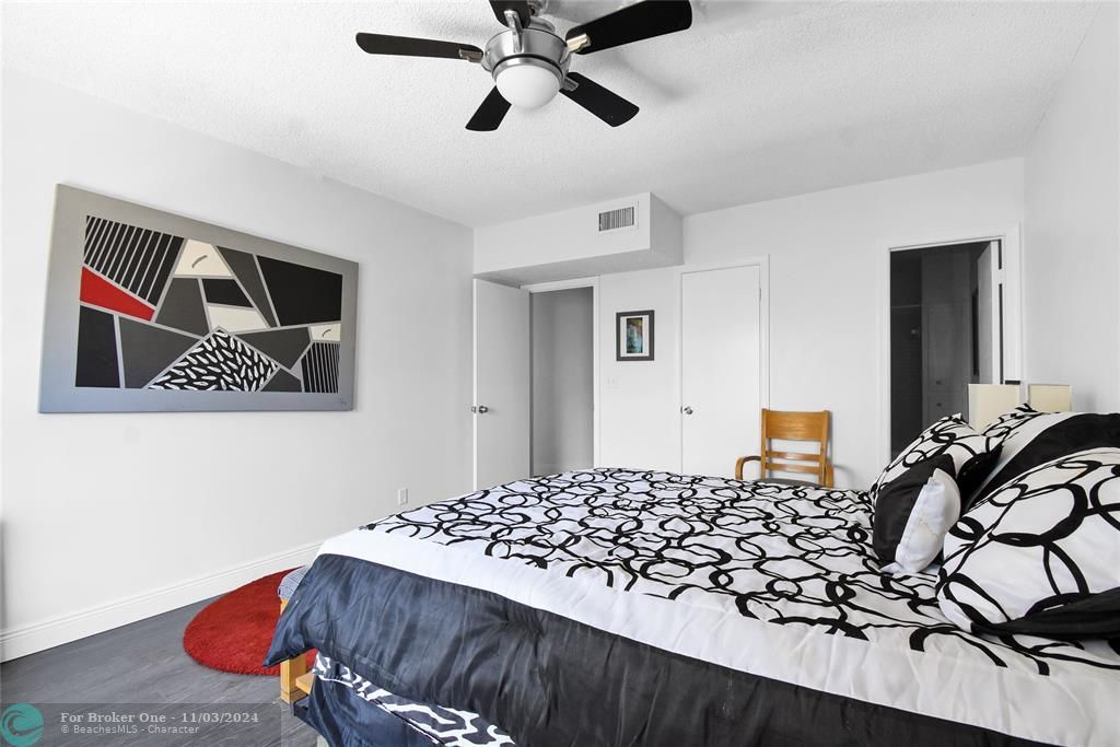 Active With Contract: $160,000 (1 beds, 1 baths, 850 Square Feet)