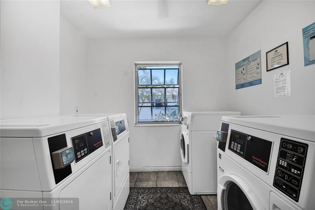 Active With Contract: $160,000 (1 beds, 1 baths, 850 Square Feet)