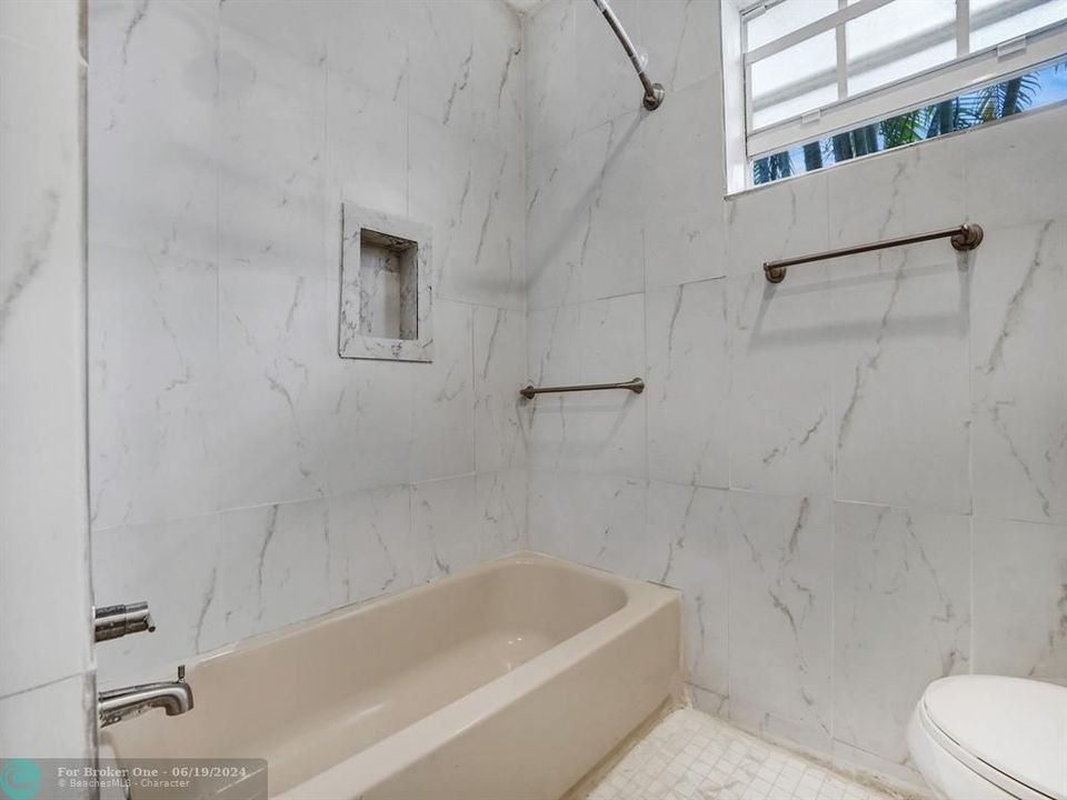 最近租的: $3,600 (3 贝兹, 2 浴室, 1611 平方英尺)