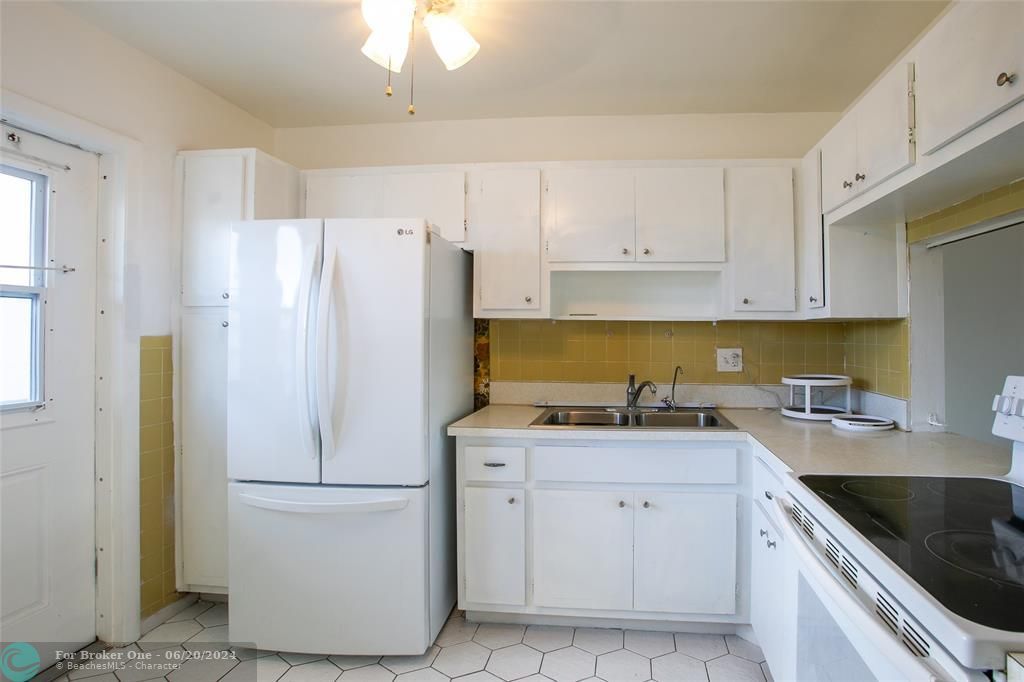 For Rent: $1,500 (1 beds, 1 baths, 710 Square Feet)