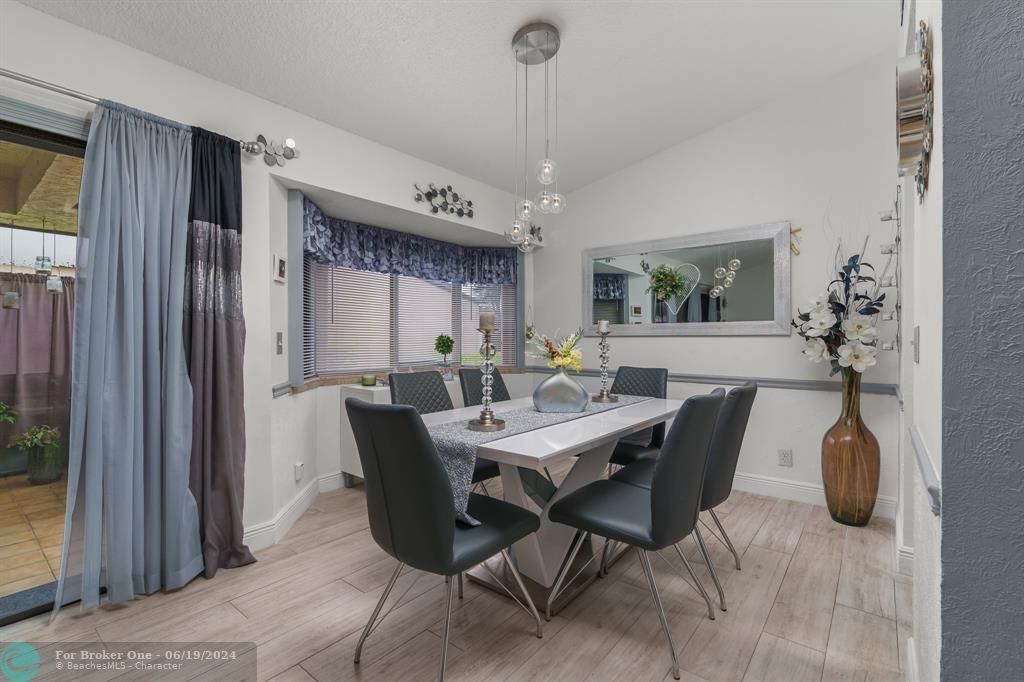 Active With Contract: $415,000 (2 beds, 2 baths, 1342 Square Feet)