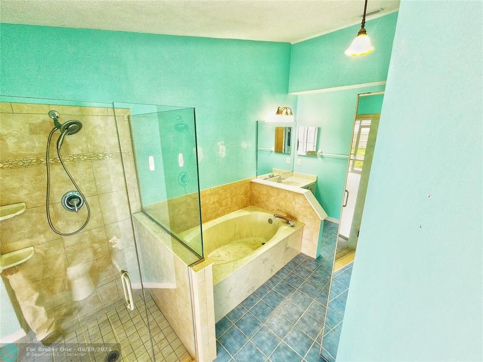 В аренду: $2,500 (3 спален, 2 ванн, 1717 Квадратных фут)