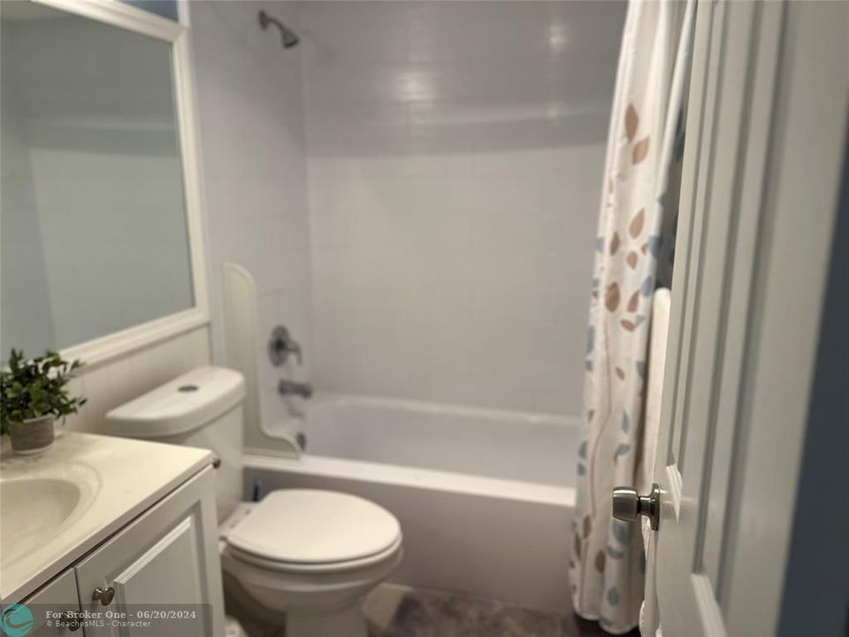 For Rent: $1,600 (1 beds, 1 baths, 589 Square Feet)