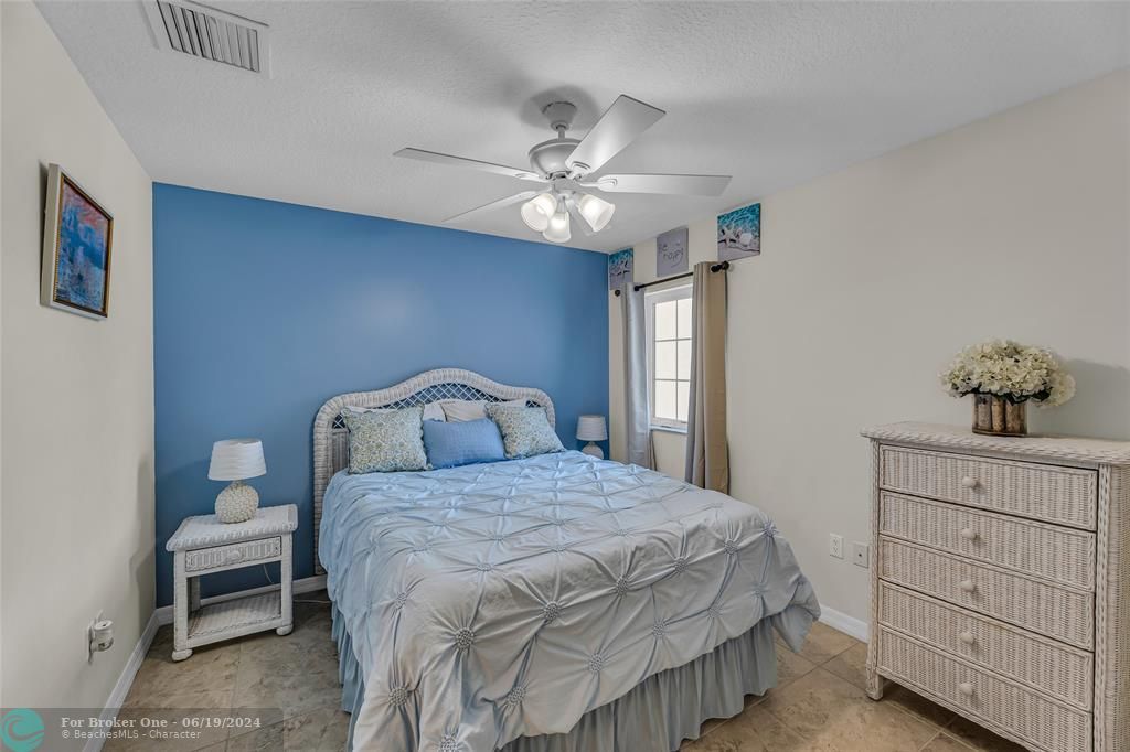 Active With Contract: $3,500 (3 beds, 2 baths, 1440 Square Feet)