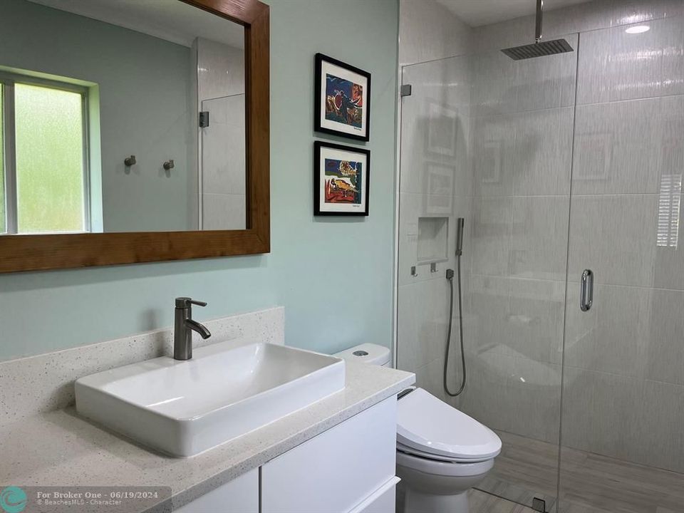 待售: $999,000 (4 贝兹, 2 浴室, 2056 平方英尺)