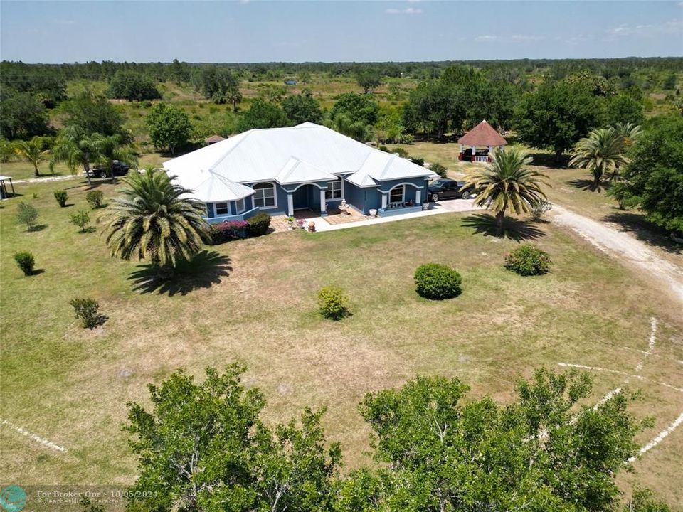 For Sale: $599,000 (3 beds, 2 baths, 3015 Square Feet)