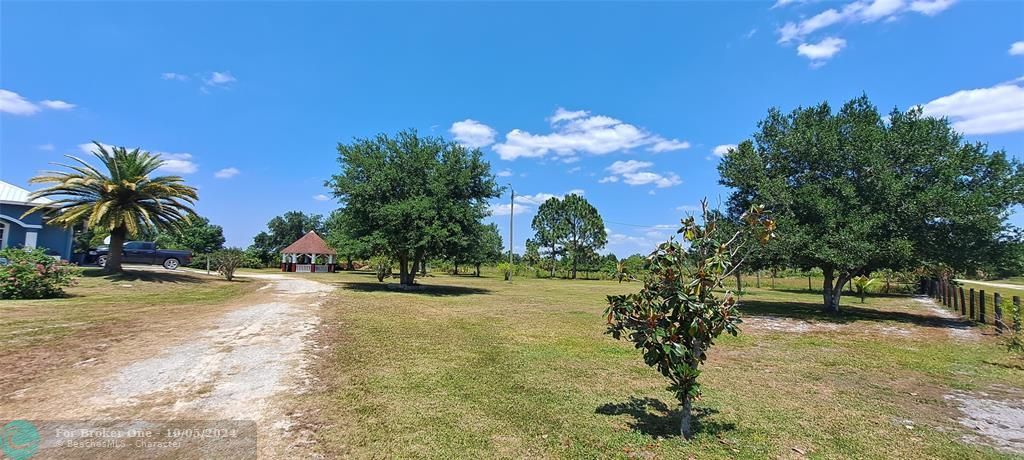 For Sale: $599,000 (3 beds, 2 baths, 3015 Square Feet)