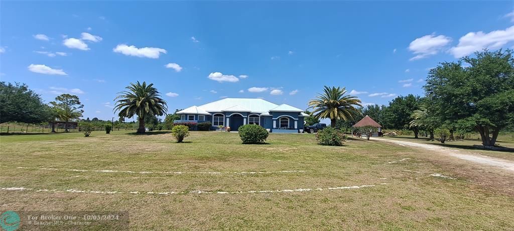 For Sale: $599,000 (3 beds, 2 baths, 3015 Square Feet)