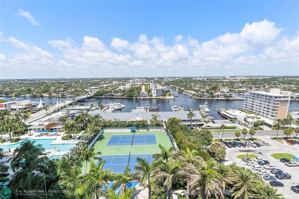 Active With Contract: $2,750,000 (3 beds, 3 baths, 2726 Square Feet)