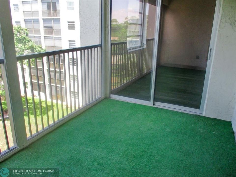 For Sale: $189,900 (2 beds, 2 baths, 1260 Square Feet)