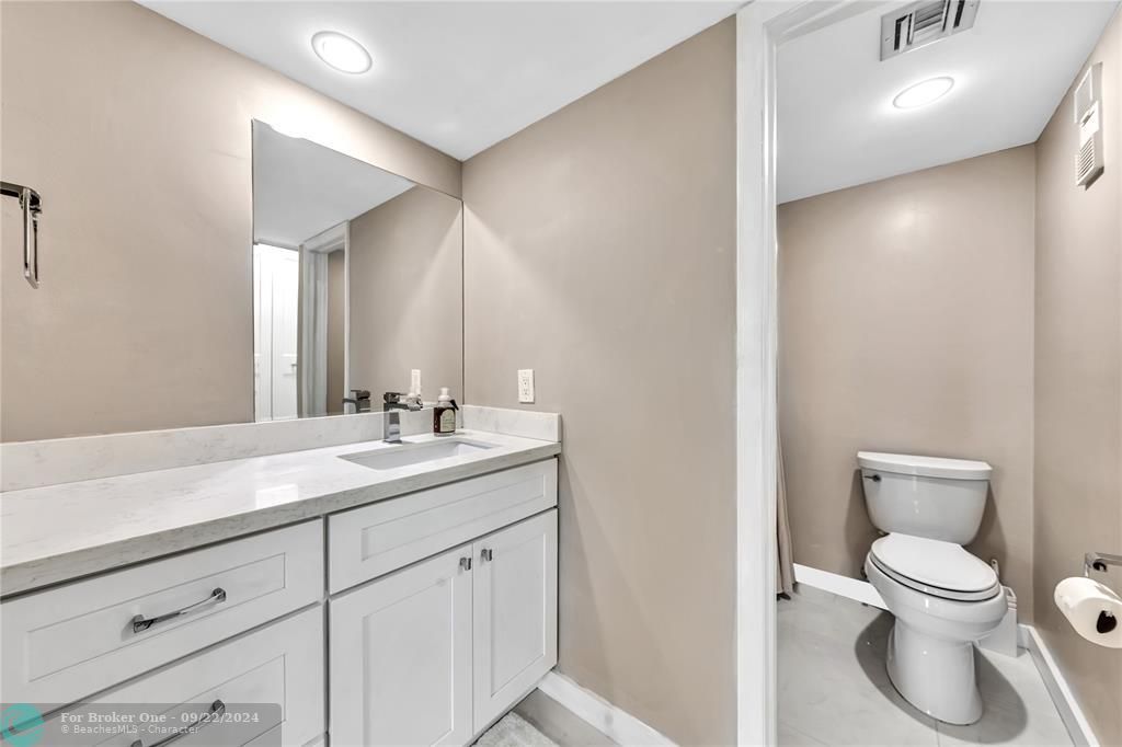 For Sale: $369,000 (2 beds, 2 baths, 1385 Square Feet)