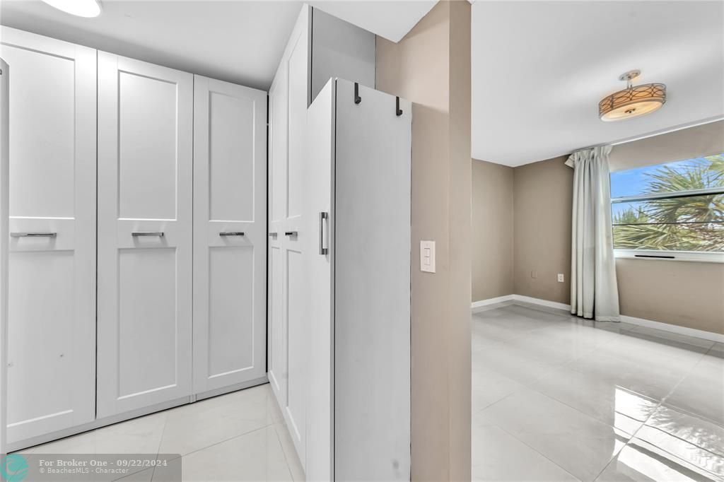 For Sale: $369,000 (2 beds, 2 baths, 1385 Square Feet)