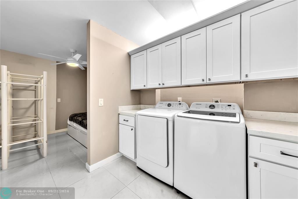 For Sale: $379,000 (2 beds, 2 baths, 1385 Square Feet)