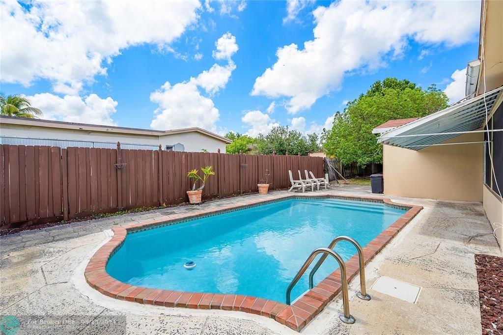 Recently Sold: $499,999 (3 beds, 2 baths, 1755 Square Feet)