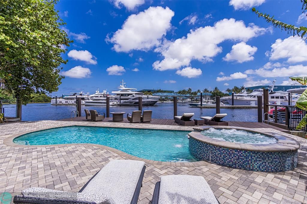 For Sale: $2,599,000 (4 beds, 4 baths, 2870 Square Feet)